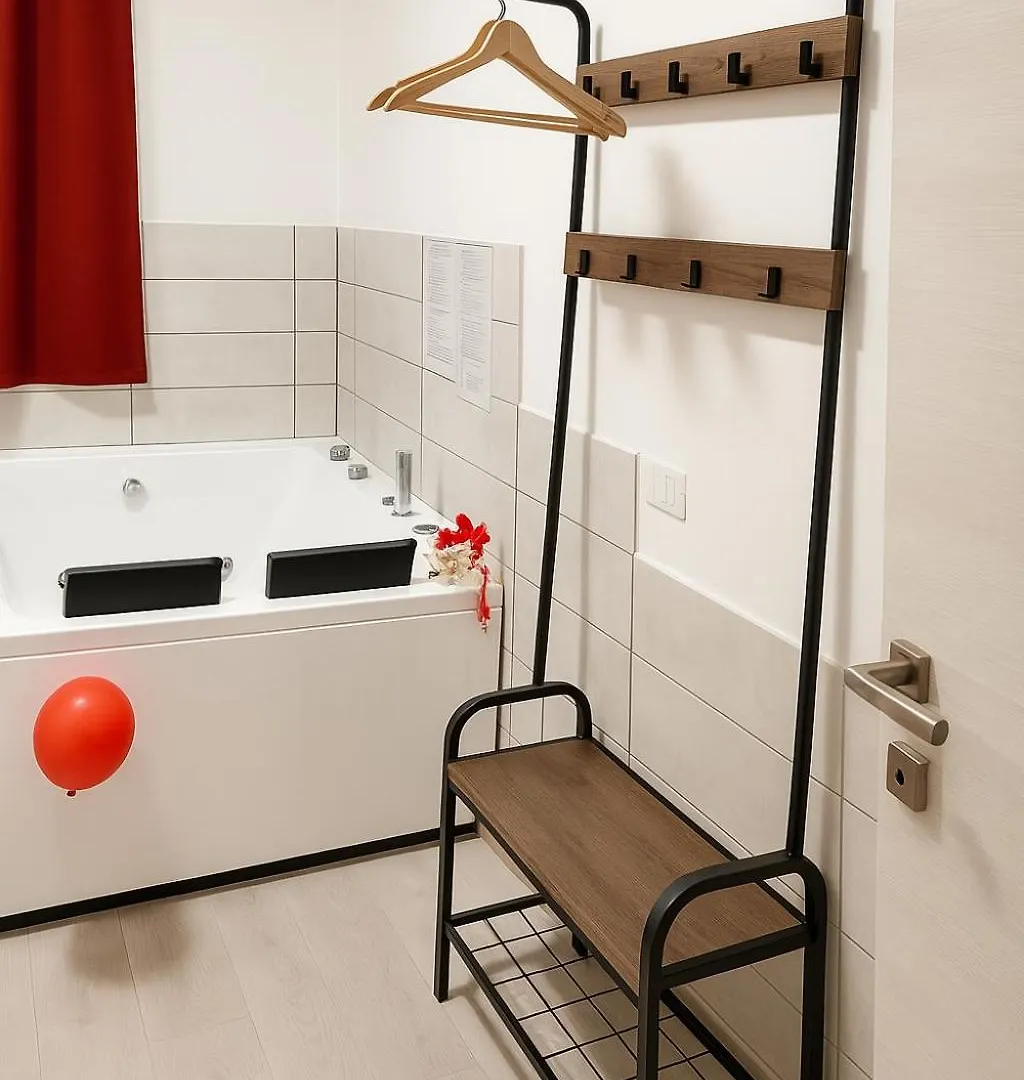 Lovers' Nest - Spa Apartment Roma Italia