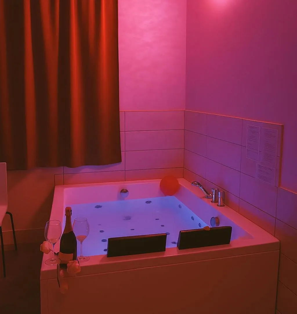 Lovers' Nest - Spa Apartment Roma